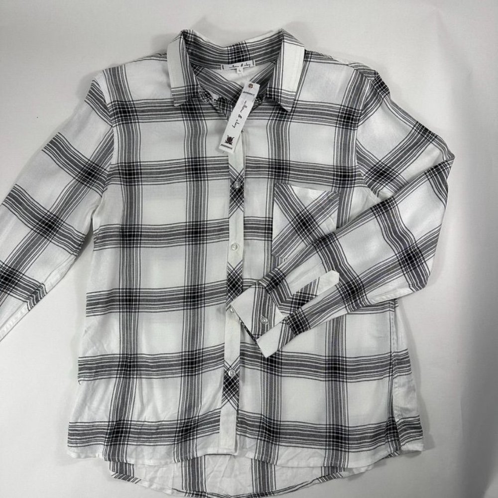 Willow & Clay Women Plaid Button Down Shirt Sz L White Front Pockets Layering